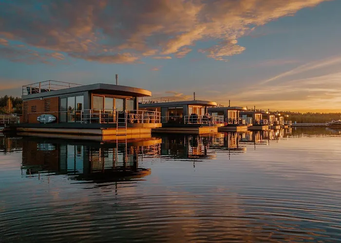 Two-bedroom Home, Hotel na wodzie Klitten