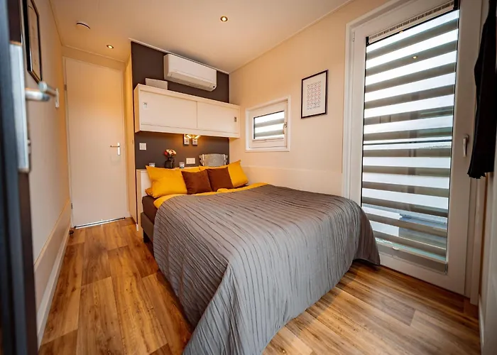 Hotel na wodzie Two-bedroom Home, *